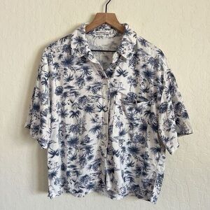 Abercrombie and Fitch Women’s Cropped Boxy Linen Button Down Shirt Small White